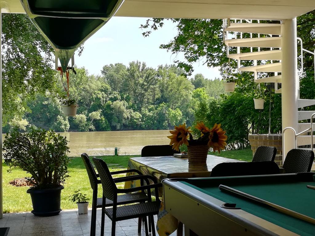 Tiszavirag Nyaralohaz Villa แซแก็ด ภายนอก รูปภาพ