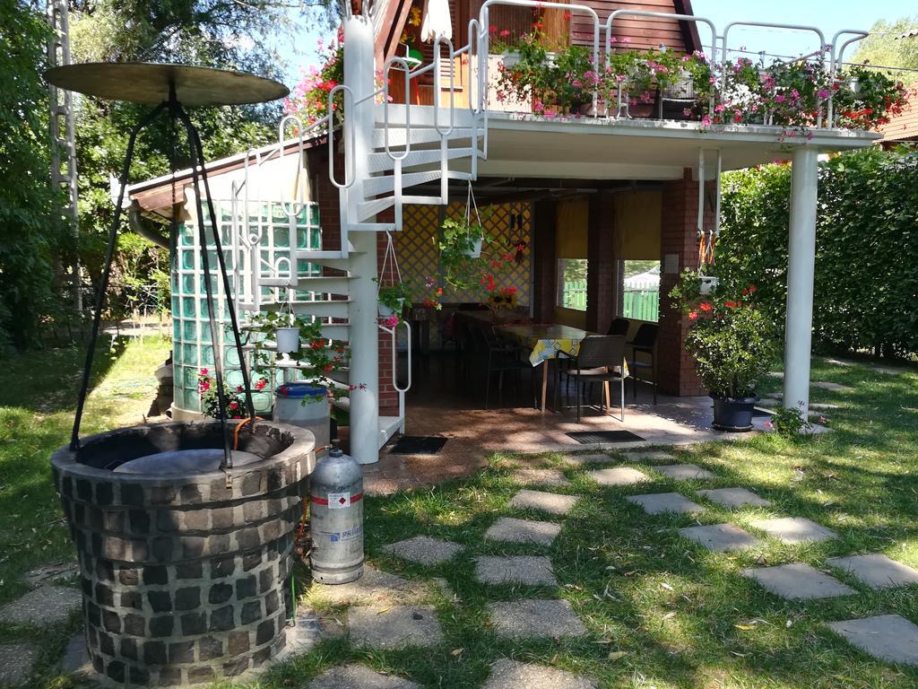Tiszavirag Nyaralohaz Villa แซแก็ด ภายนอก รูปภาพ